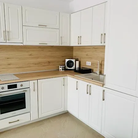 Apartment Bamboo Studio- *