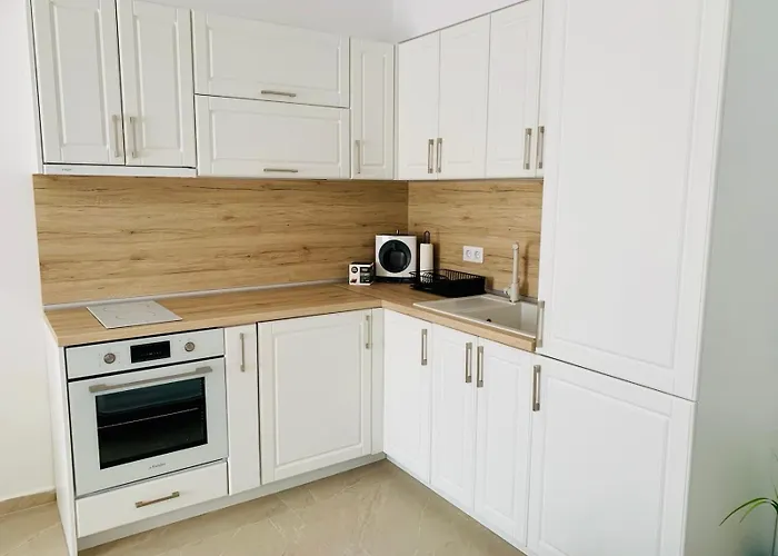 Apartment Bamboo Studio- *